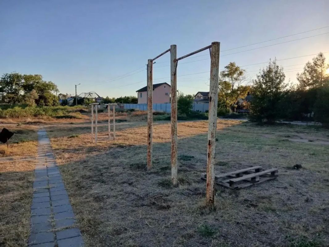 Исполняющий обязанности главы администрации Игорь Крутьков совместно с главой муниципального образования Денисом Колесником, депутатом Госсовета РК Евгением Масюткиным, и депутатом горсовета Анатолием Красниковым провели... Исполняющий обязанности главы администрации Игорь Крутьков совместно с главой муниципального образования Денисом Колесником, депутатом Госсовета РК Евгением Масюткиным, и депутатом горсовета Анатолием Красниковым провели...