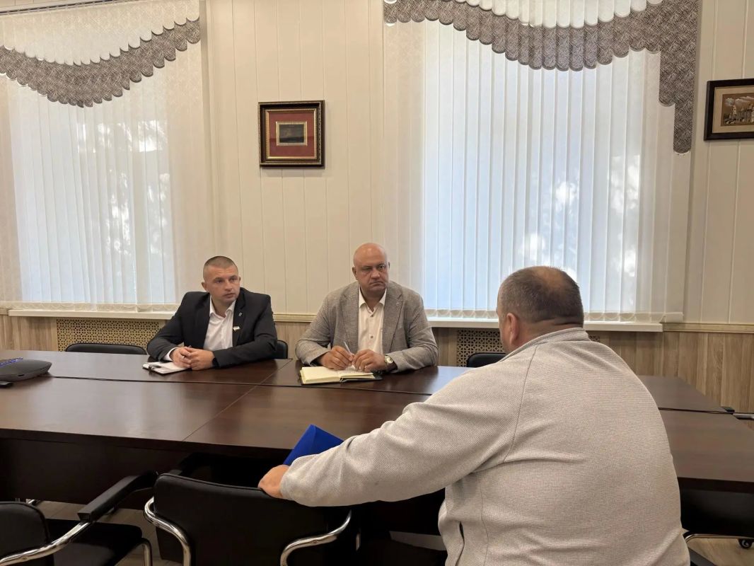 Еженедельно провожу приемы граждан