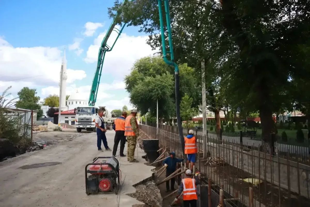 В Белогорске продолжается ремонт улицы Бекира Чобан-заде протяжённостью 785 метров