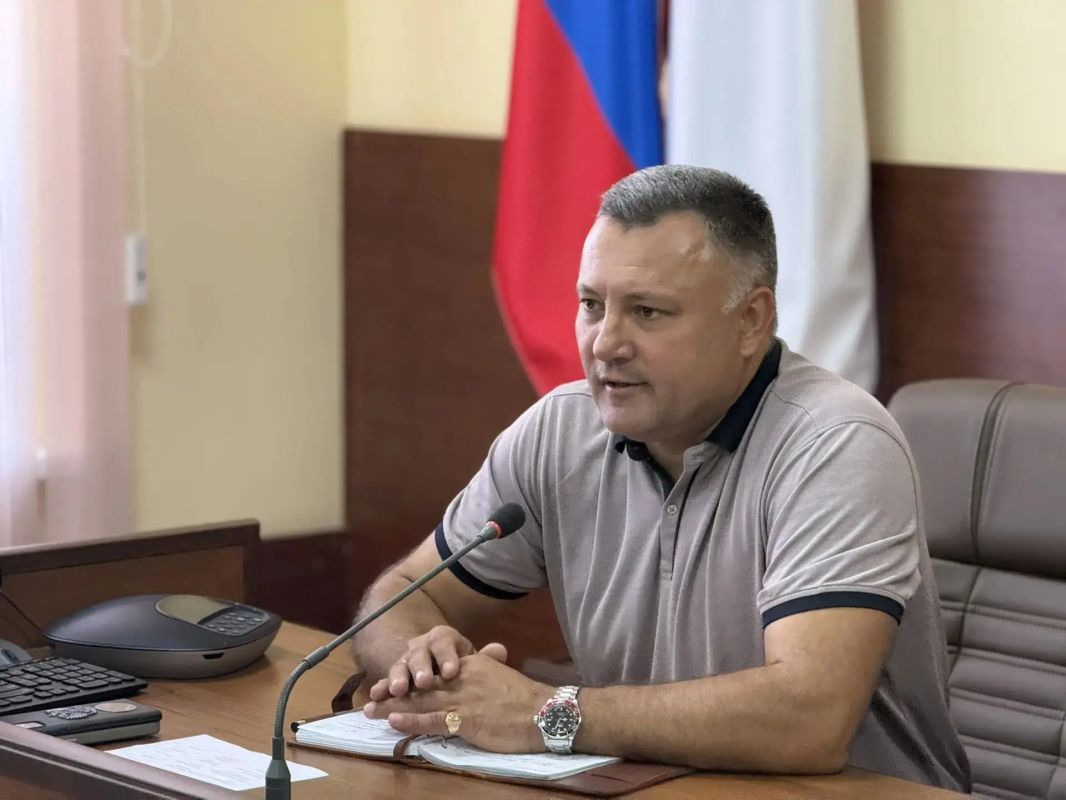 Вопросы организации проведения выборов, а также обеспечения безопасности избирателей обсудили на рабочем совещании, которое провёл с руководителями предприятий и учреждений города Вопросы организации проведения выборов, а также обеспечения безопасности избирателей обсудили на рабочем совещании, которое провёл с руководителями предприятий и учреждений города