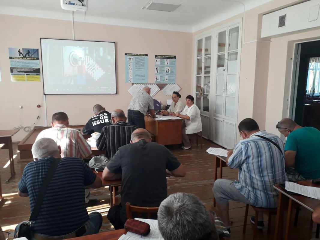 В Джанкойской технической школе, сферы ведения Госкомводхоза, в рамках выполнения госзадания в 2026 году, в соответствии с рабочим учебным планом школы и графиком обучения, проведено обучение работников Джанкойского филиала...