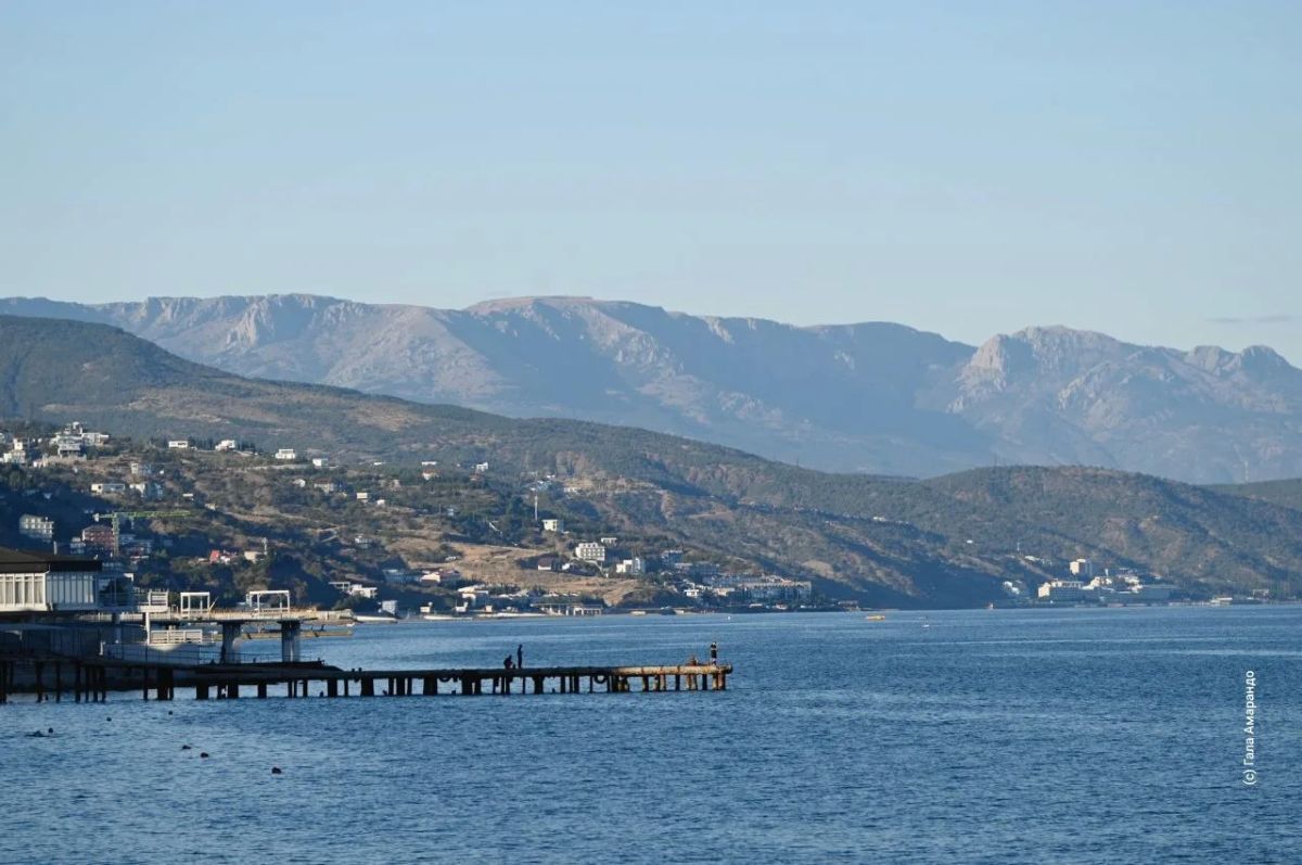 В Крыму по-летнему жарко и без осадков в эти выходные, сообщает Гидрометцентр полуострова.