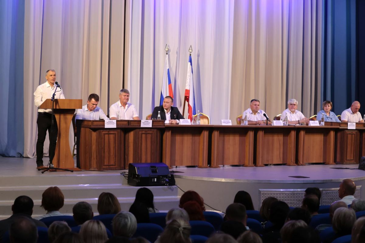 Председатель Госсовета Республики Крым Владимир Константинов с рабочей поездкой посетил город Джанкой Председатель Госсовета Республики Крым Владимир Константинов с рабочей поездкой посетил город Джанкой