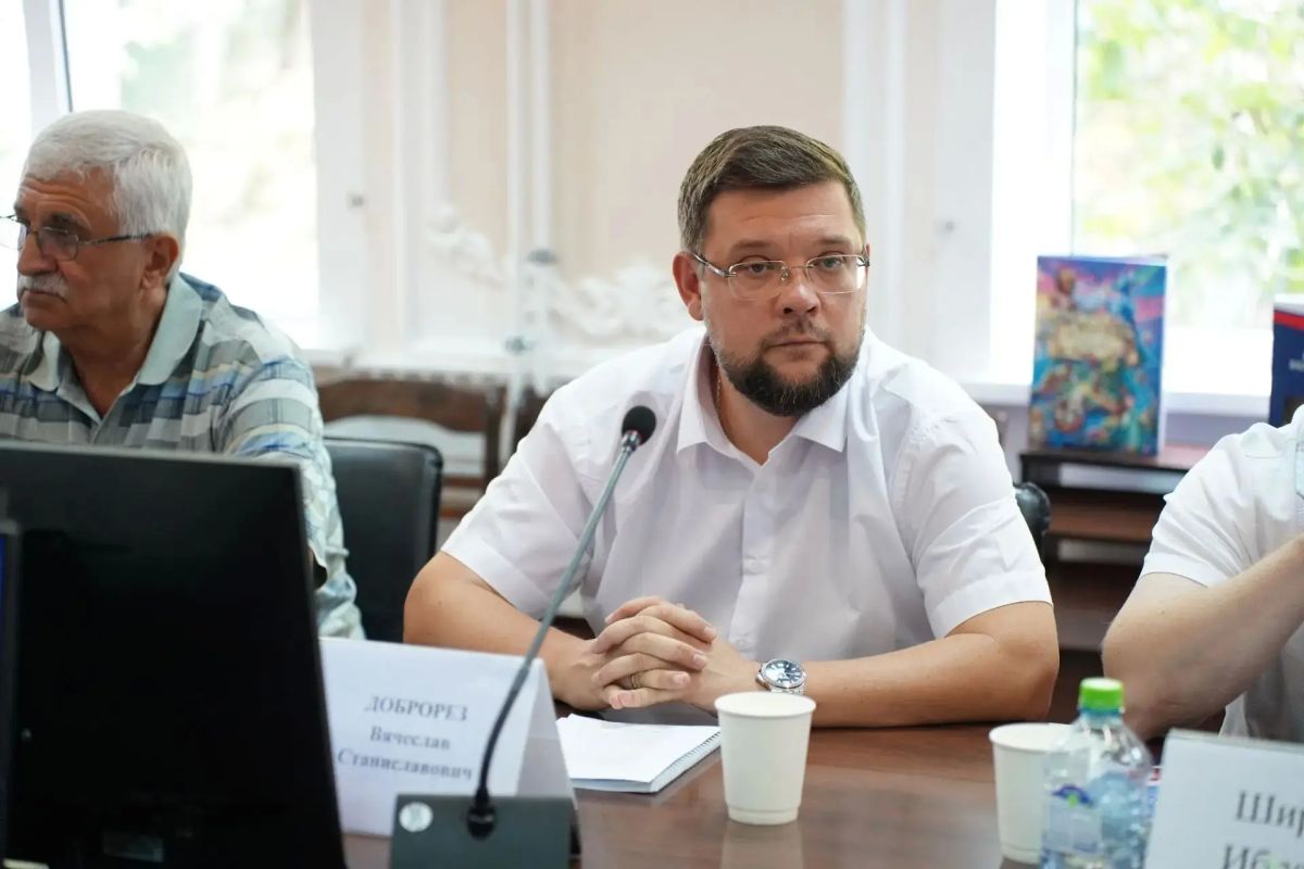 В Симферополе состоялся «круглый стол» «Языковое многообразие Республики Крым» В Симферополе состоялся «круглый стол» «Языковое многообразие Республики Крым»