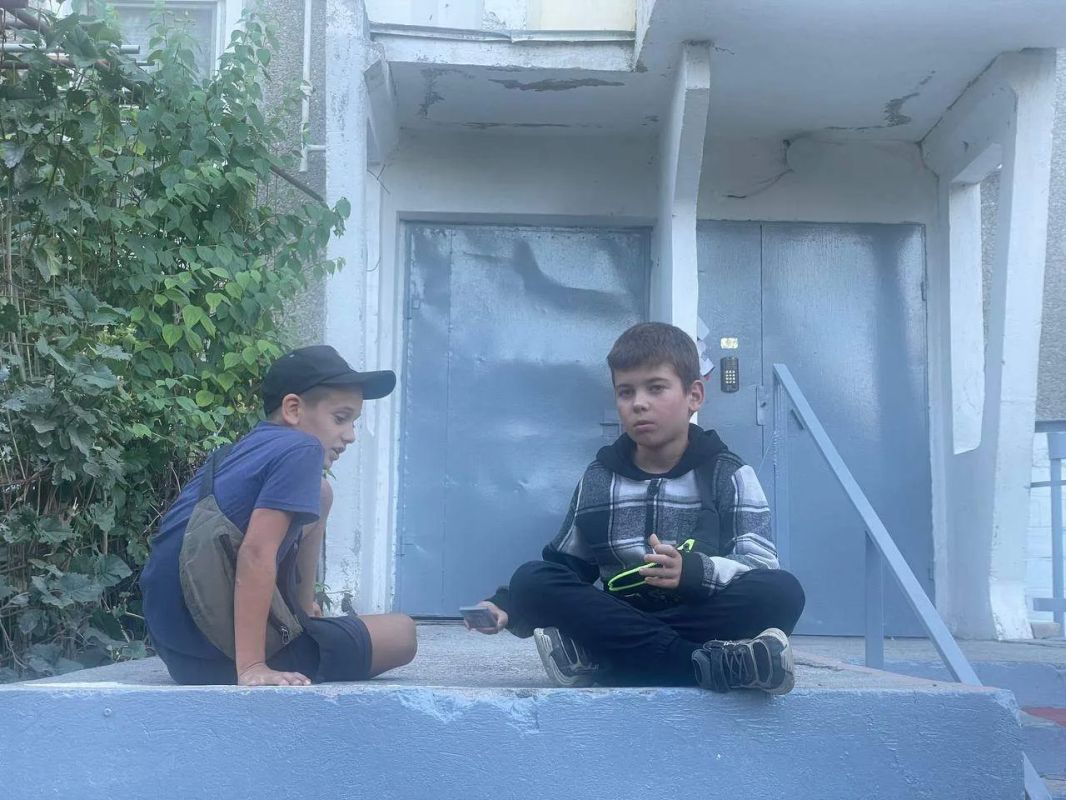 Выезд в Кореиз и Алупку. Вместе с депутатом Госсовета Республики Крым Жанной Кислицей, депутатом городского совета Энвером Эбуевым, руководителем территориального органа Ольгой Винник и начальником ДЖКХ Наталией Белоконь мы... Выезд в Кореиз и Алупку. Вместе с депутатом Госсовета Республики Крым Жанной Кислицей, депутатом городского совета Энвером Эбуевым, руководителем территориального органа Ольгой Винник и начальником ДЖКХ Наталией Белоконь мы...