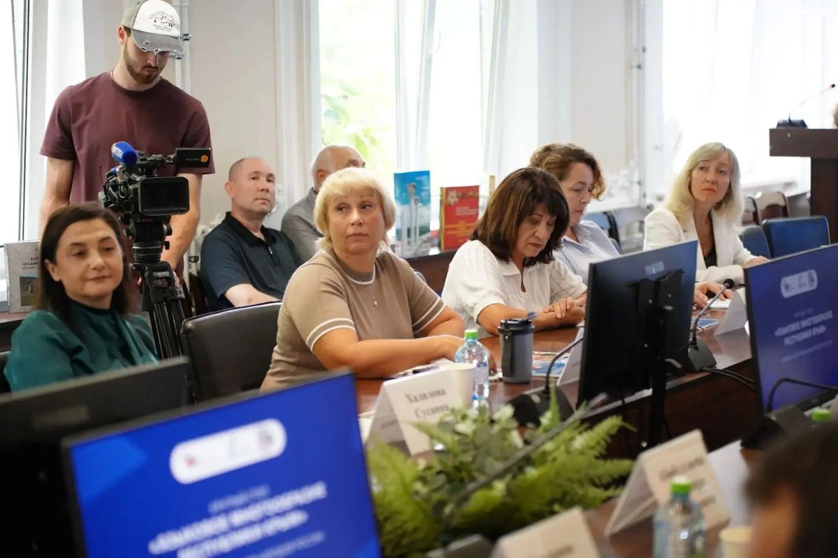 В Симферополе состоялся «круглый стол» «Языковое многообразие Республики Крым» В Симферополе состоялся «круглый стол» «Языковое многообразие Республики Крым»