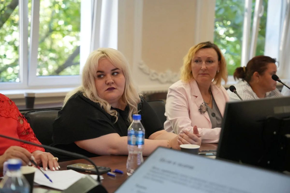 В Минобразования Крыма обсудили психологическую поддержку детей участников СВО В Минобразования Крыма обсудили психологическую поддержку детей участников СВО