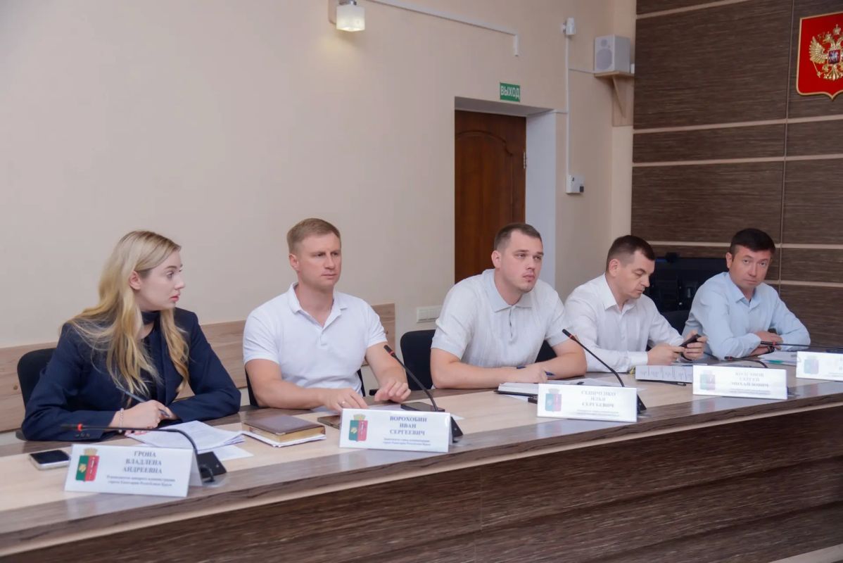 Виталий Оганесян: На аппаратном совещании коллеги отчитались об исполнении поручений, которые были даны на прошлой неделе Виталий Оганесян: На аппаратном совещании коллеги отчитались об исполнении поручений, которые были даны на прошлой неделе