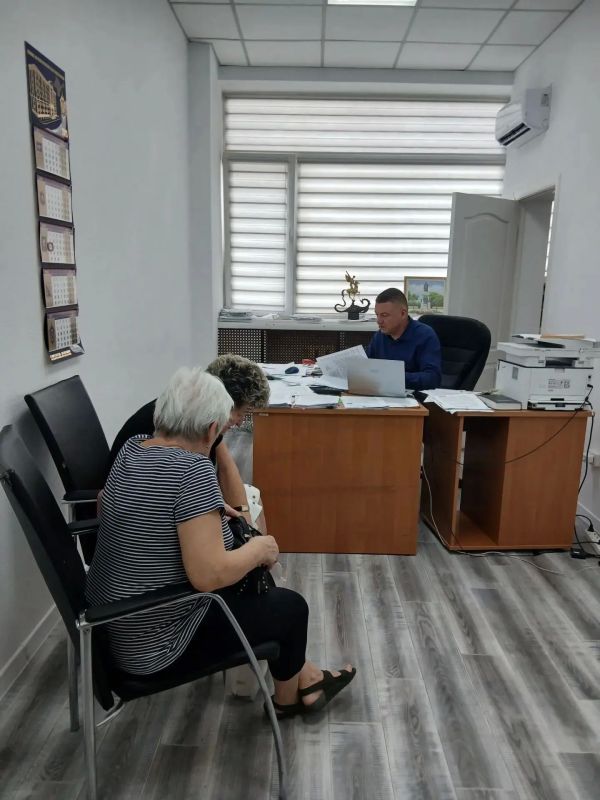 Начальник Инспекции Елена Кухоль, а также Первый заместитель начальника Инспекции Дмитрий Разумовский, заместитель начальника Инспекции Сергей Гавриленко и начальник управления контрольно-надзорной деятельности Айдер... Начальник Инспекции Елена Кухоль, а также Первый заместитель начальника Инспекции Дмитрий Разумовский, заместитель начальника Инспекции Сергей Гавриленко и начальник управления контрольно-надзорной деятельности Айдер...