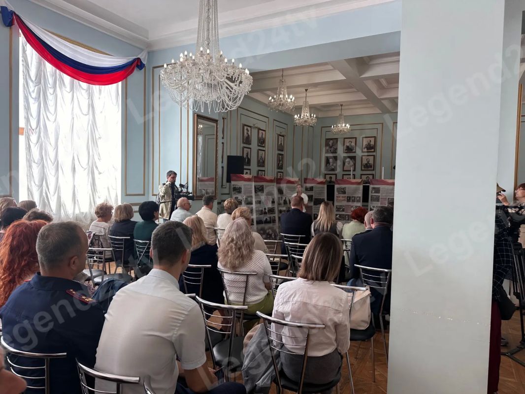 Сборник «Медалью «За Оборону Севастополя» представили в городе-герое Сборник «Медалью «За Оборону Севастополя» представили в городе-герое