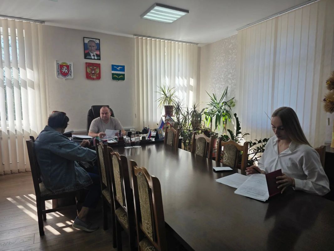 Глава Администрации Первомайского района Александр Соколовский провёл личный приём граждан Глава Администрации Первомайского района Александр Соколовский провёл личный приём граждан