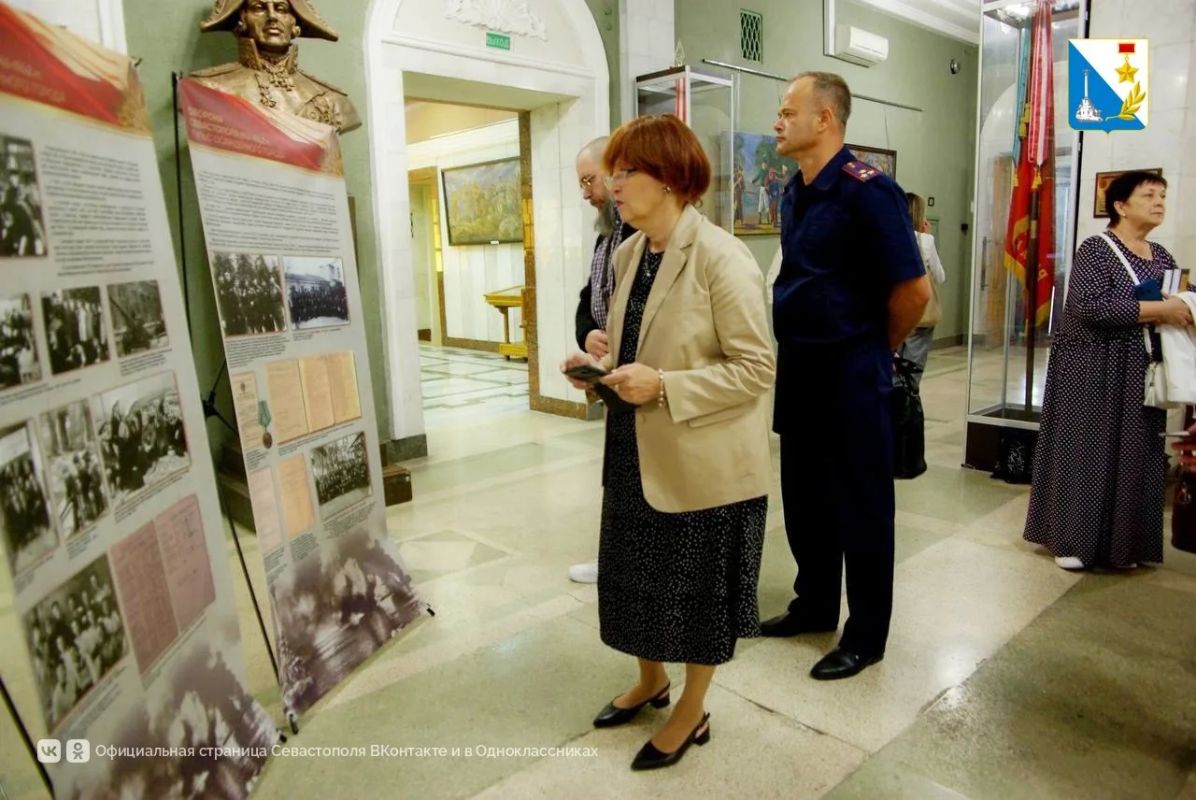 В Севастополе подготовили справочник о награждённых медалью «За оборону Севастополя» В Севастополе подготовили справочник о награждённых медалью «За оборону Севастополя»