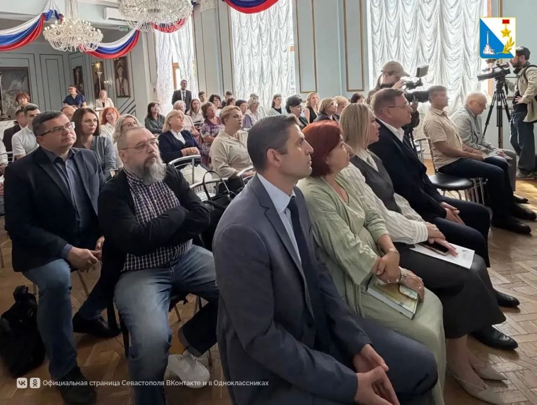 В Севастополе подготовили справочник о награждённых медалью «За оборону Севастополя» В Севастополе подготовили справочник о награждённых медалью «За оборону Севастополя»