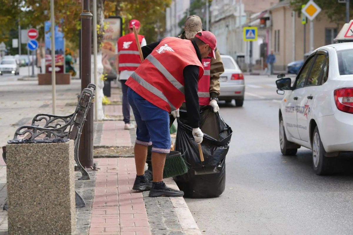 В городских скверах продолжаются работы по монтажу и обслуживанию систем автоматического полива В городских скверах продолжаются работы по монтажу и обслуживанию систем автоматического полива