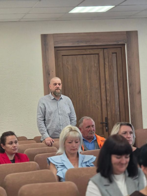 Глава Администрации Первомайского района Александр Соколовский совместно с Главой муниципального образования Еленой Стельмах провели аппаратное совещание с руководителями учреждений и организаций района Глава Администрации Первомайского района Александр Соколовский совместно с Главой муниципального образования Еленой Стельмах провели аппаратное совещание с руководителями учреждений и организаций района