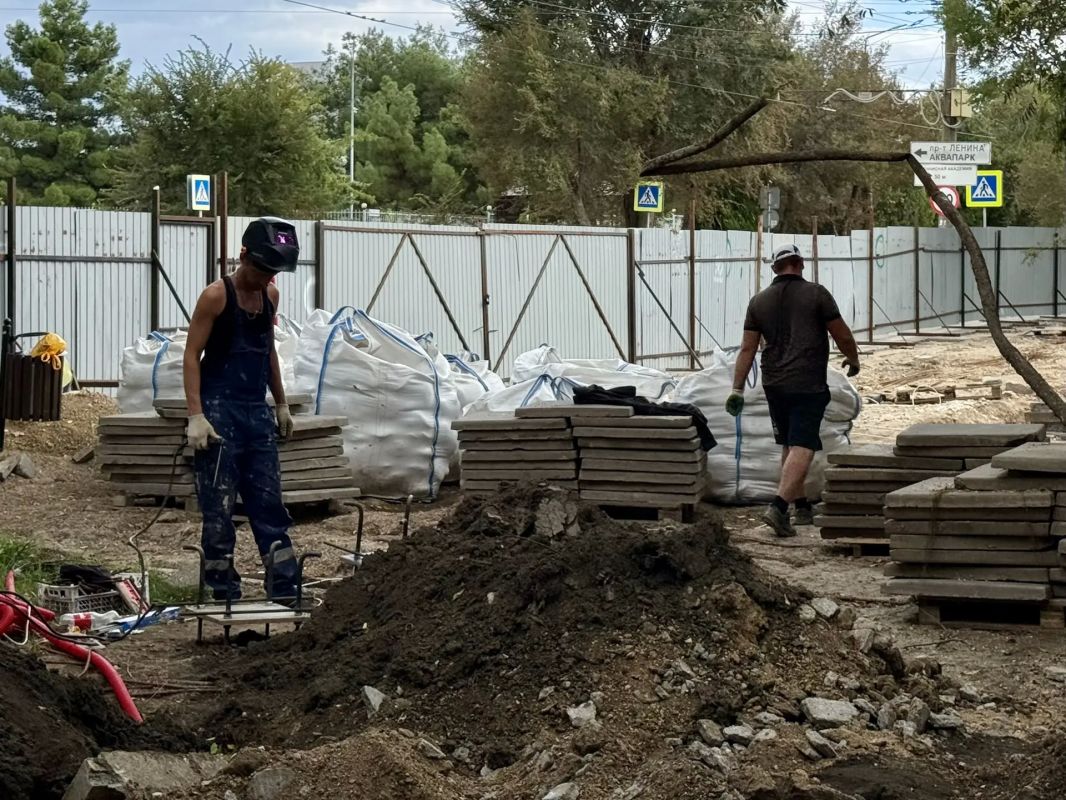 Виталий Оганесян: Проверил ход благоустройства Детского Мойнакского парка Виталий Оганесян: Проверил ход благоустройства Детского Мойнакского парка
