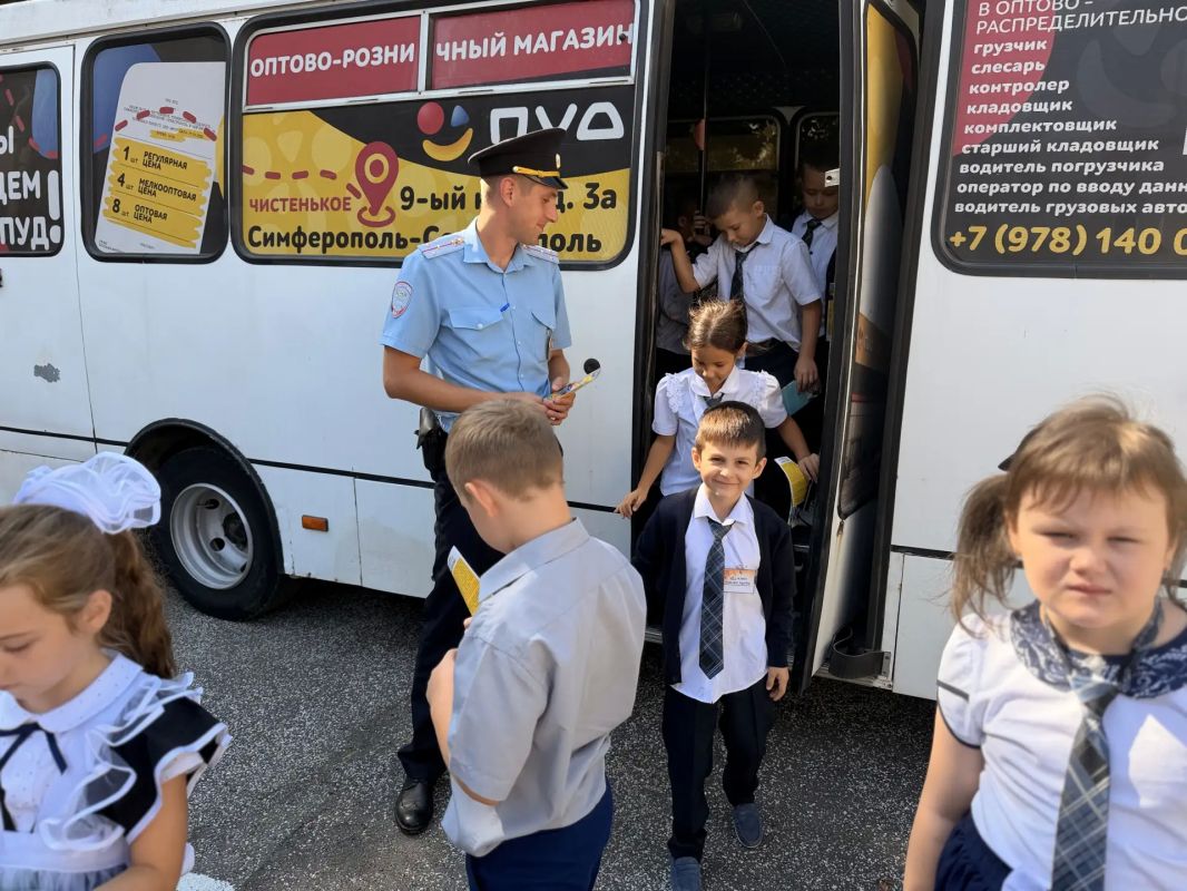 Более 250 симферопольских школьников стали участниками мероприятия по безопасности дорожного движения Более 250 симферопольских школьников стали участниками мероприятия по безопасности дорожного движения
