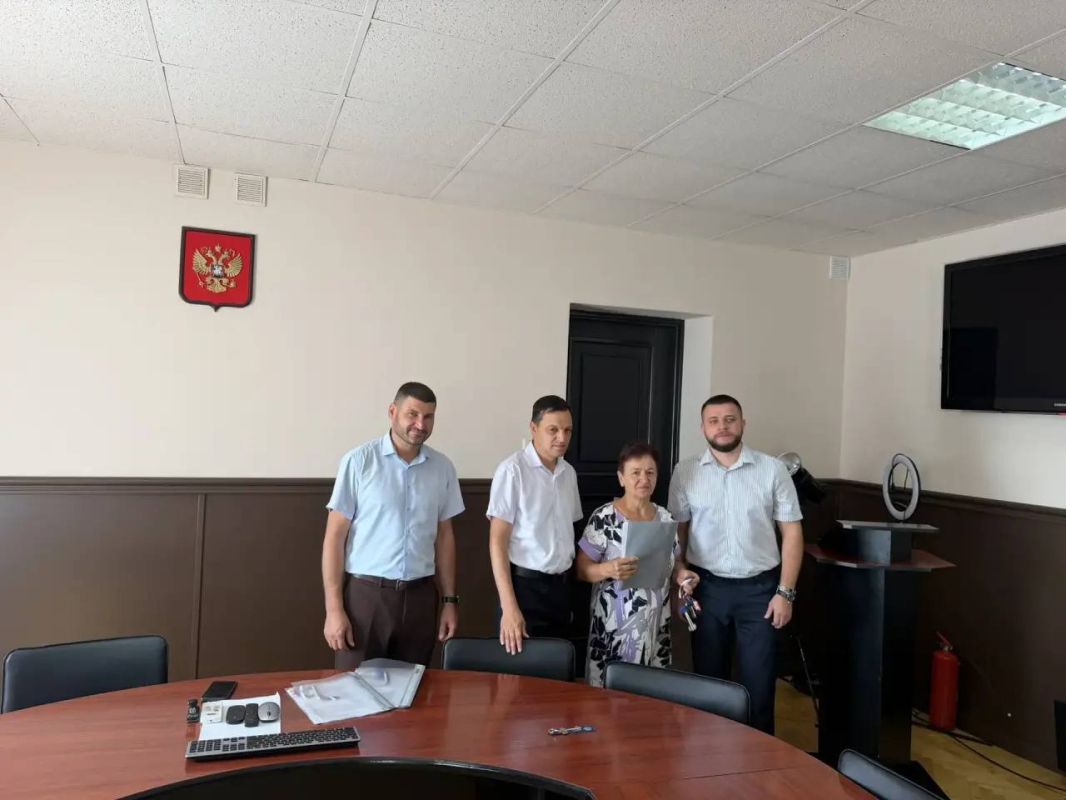 Кирилл Чебышев: В Судаке продолжается вручение квартир в рамках государственной программы «Социально-экономическое развитие Республики Крым и г. Севастополя» Кирилл Чебышев: В Судаке продолжается вручение квартир в рамках государственной программы «Социально-экономическое развитие Республики Крым и г. Севастополя»