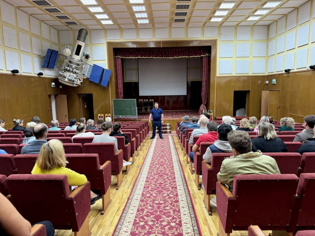 Юрий Нестеренко: В доверительном конструктивном ключе прошли встречи с коллективами ООО «Крымская овощная фабрика» в селе Холмовка Бахчисарайского района и жителями посёлка Научный на территории Крымской астрофизической... Юрий Нестеренко: В доверительном конструктивном ключе прошли встречи с коллективами ООО «Крымская овощная фабрика» в селе Холмовка Бахчисарайского района и жителями посёлка Научный на территории Крымской астрофизической...