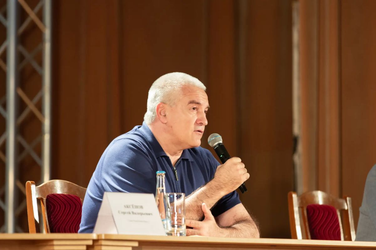 Алексей Зинченко: Открытый разговор с молодежью Алексей Зинченко: Открытый разговор с молодежью