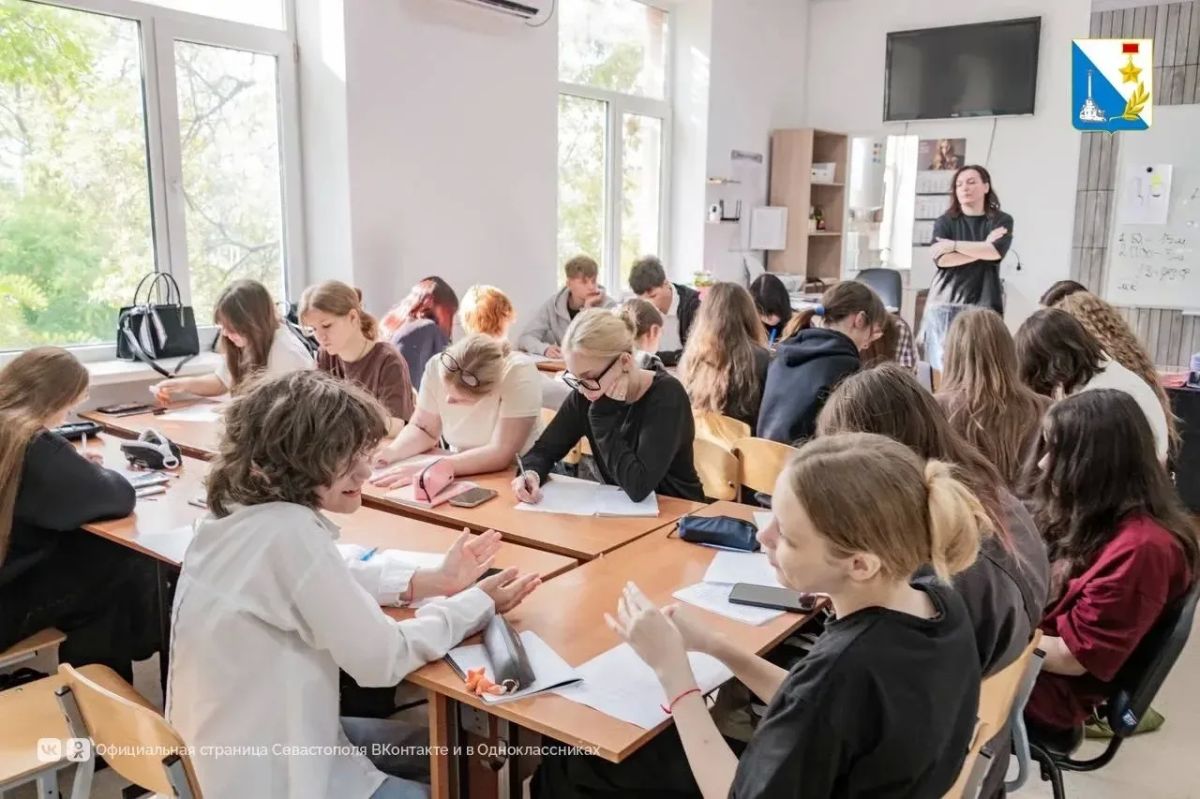 В севастопольском профессиональном художественном колледже готовят мастеров индустрии красоты В севастопольском профессиональном художественном колледже готовят мастеров индустрии красоты