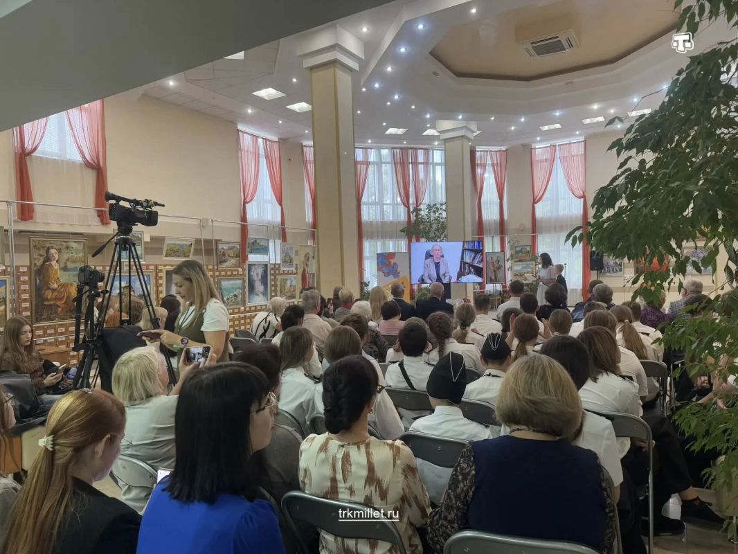 В симферопольской библиотеке имени Франко прошла презентация второй части книги «Ты не один» В симферопольской библиотеке имени Франко прошла презентация второй части книги «Ты не один»