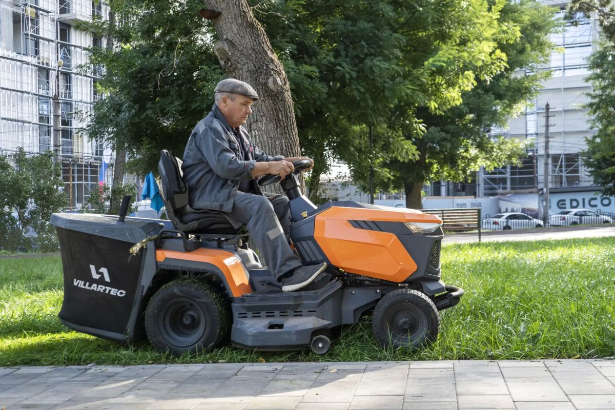 Чистота в парках — результат ежедневной заботы о городе Чистота в парках — результат ежедневной заботы о городе