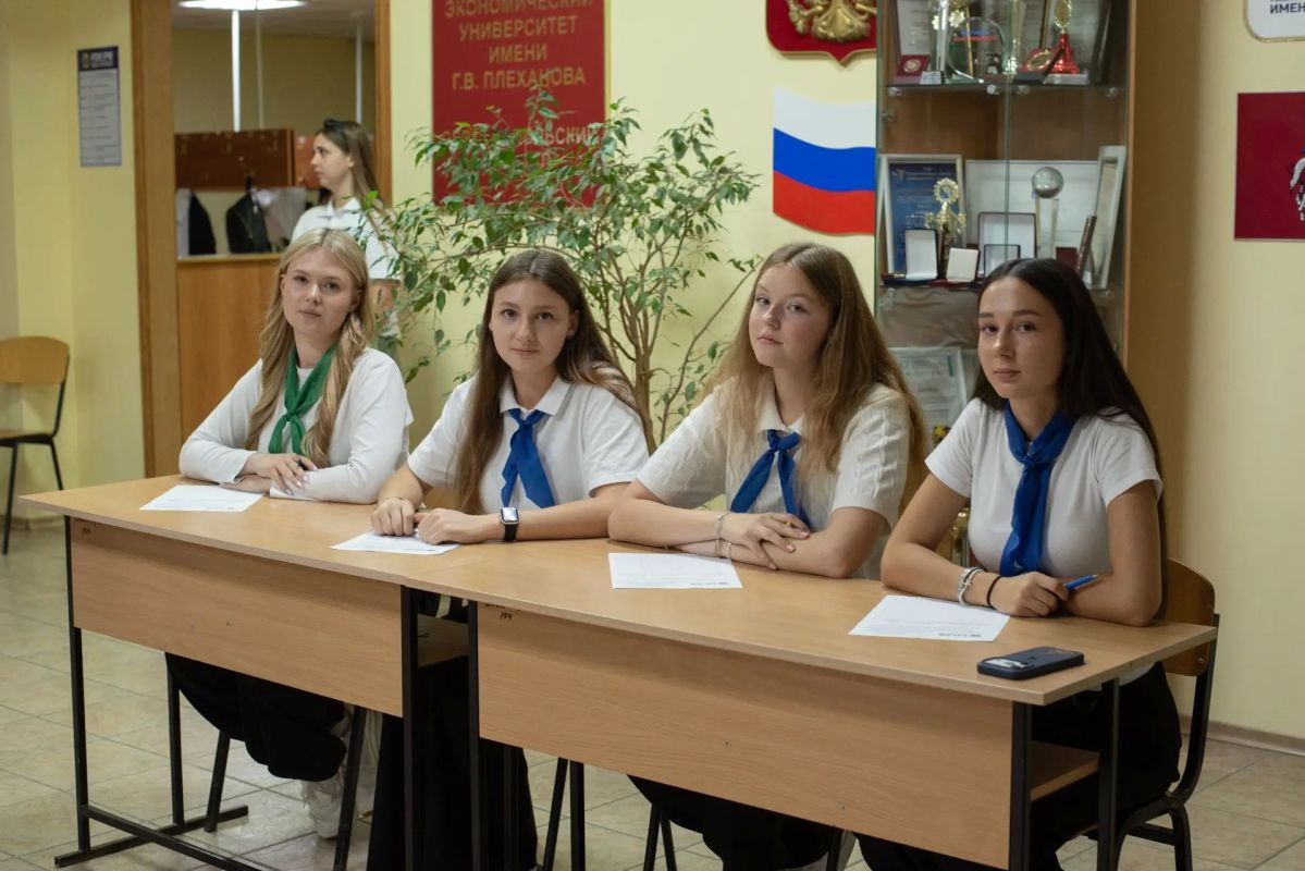 Екатерина Алтабаева: Выступила на традиционной конференции преподавателей курса "Севастополеведение", которая состоялась в Севастопольском филиале Российского экономического университета имени Плеханова. Ее участниками стали... Екатерина Алтабаева: Выступила на традиционной конференции преподавателей курса "Севастополеведение", которая состоялась в Севастопольском филиале Российского экономического университета имени Плеханова. Ее участниками стали...