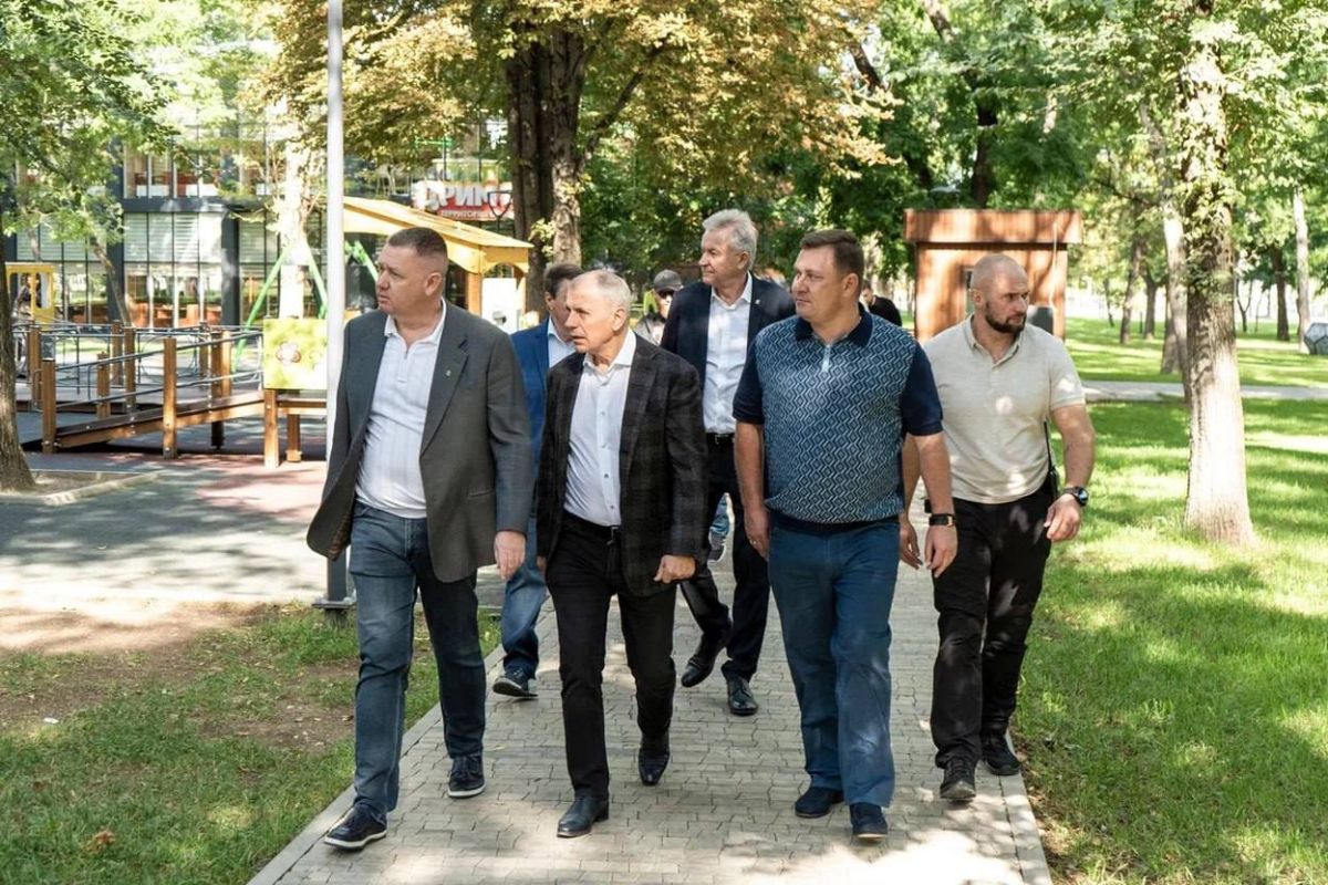 Михаил Афанасьев: Вместе с коллегами приняли участие в рабочей поездке Председателя Государственного Совета РК Владимира Андреевича Константинова по Симферополю Михаил Афанасьев: Вместе с коллегами приняли участие в рабочей поездке Председателя Государственного Совета РК Владимира Андреевича Константинова по Симферополю