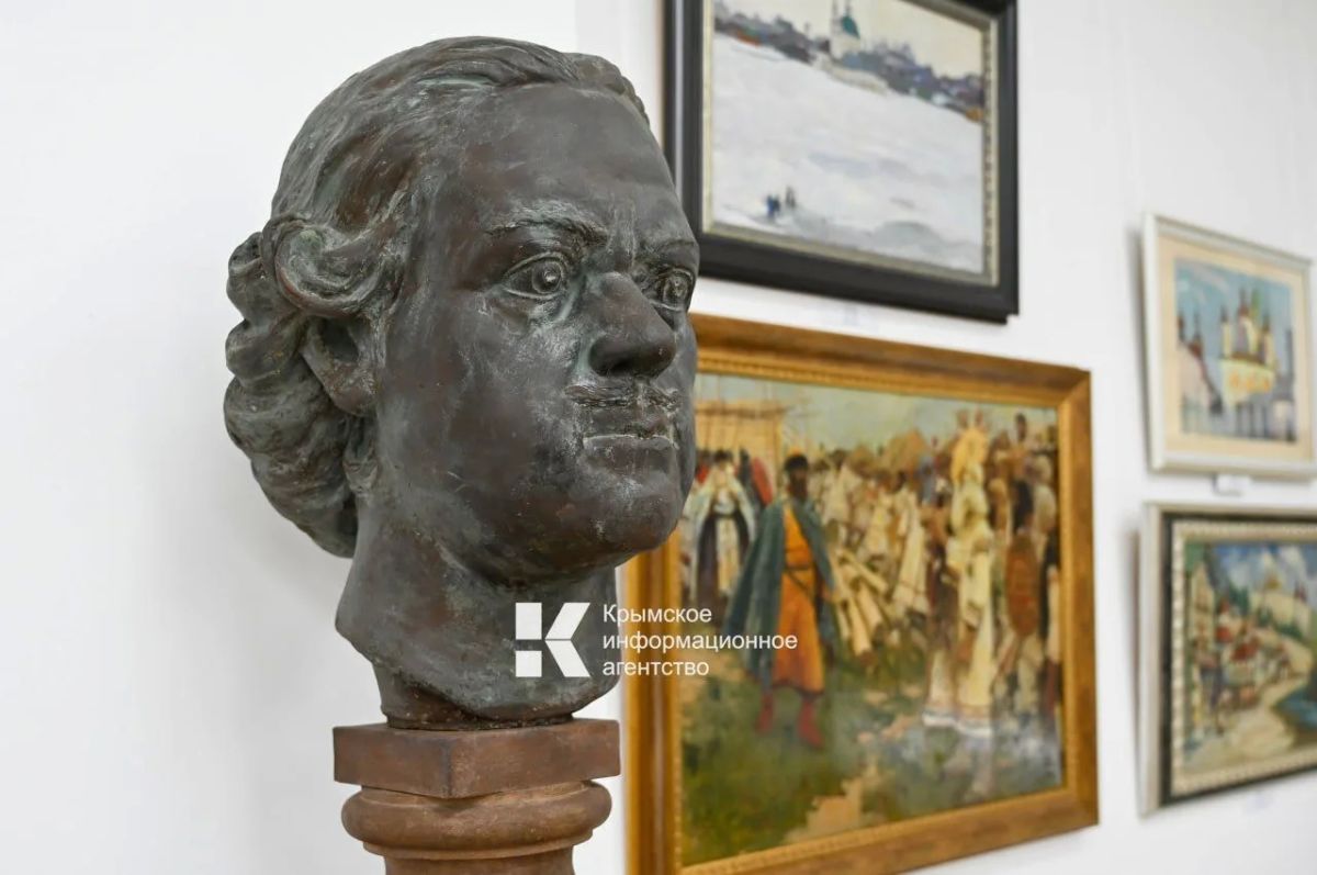 В Симферопольском художественном музее открылась выставка «История государства Российского», приуроченная к 260-летию русского историка и писателя Николая Карамзина