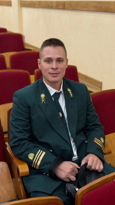 Сотрудников Минприроды Крыма и подведомственных учреждений наградили в преддверии профессионального праздника – Дня работников лесного хозяйства, который ежегодно отмечается в третье воскресенье сентября Сотрудников Минприроды Крыма и подведомственных учреждений наградили в преддверии профессионального праздника – Дня работников лесного хозяйства, который ежегодно отмечается в третье воскресенье сентября