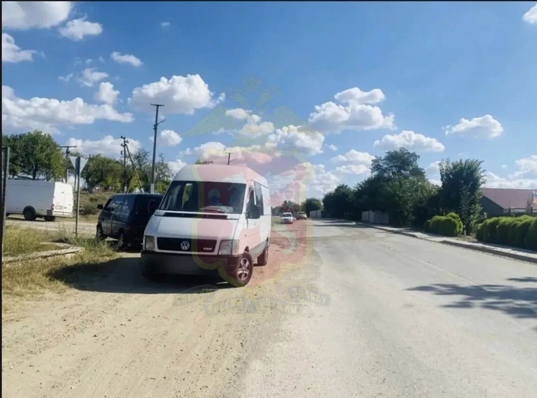 Сотрудники Госавтоинспекции Бахчисарайского района устанавливают обстоятельства ДТП, в котором пострадал несовершеннолетний Сотрудники Госавтоинспекции Бахчисарайского района устанавливают обстоятельства ДТП, в котором пострадал несовершеннолетний