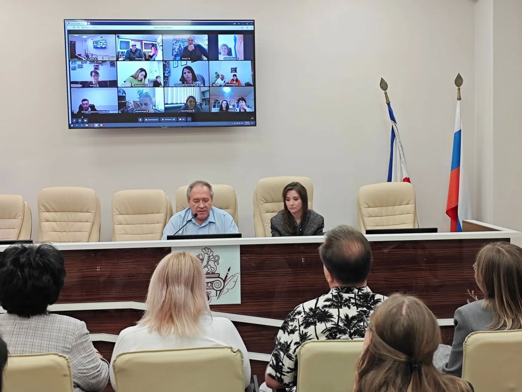 15 сентября в конференц зале ГБУК РК "Центр народного творчества Республики Крым" состоялось совещание в формате ВКС с директорами культурно-досуговых учреждений Республики Крым 15 сентября в конференц зале ГБУК РК "Центр народного творчества Республики Крым" состоялось совещание в формате ВКС с директорами культурно-досуговых учреждений Республики Крым