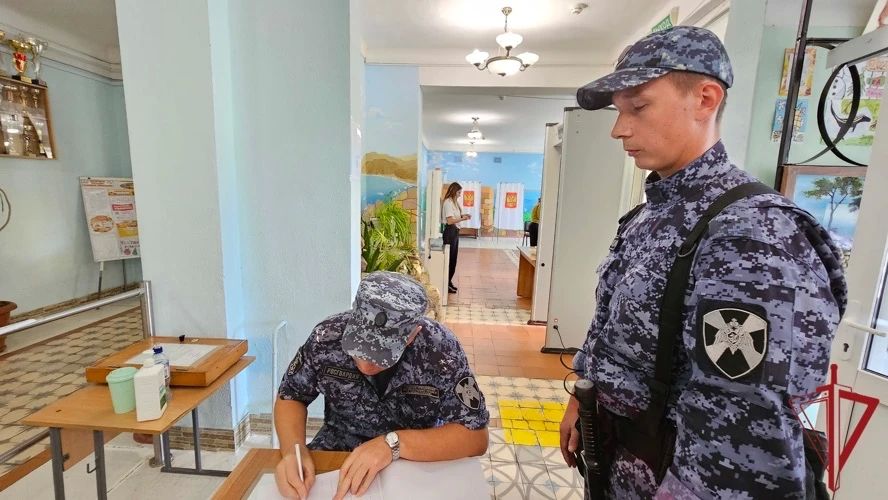 В Севастополе представители Росгвардии участвуют в Едином дне голосования В Севастополе представители Росгвардии участвуют в Едином дне голосования