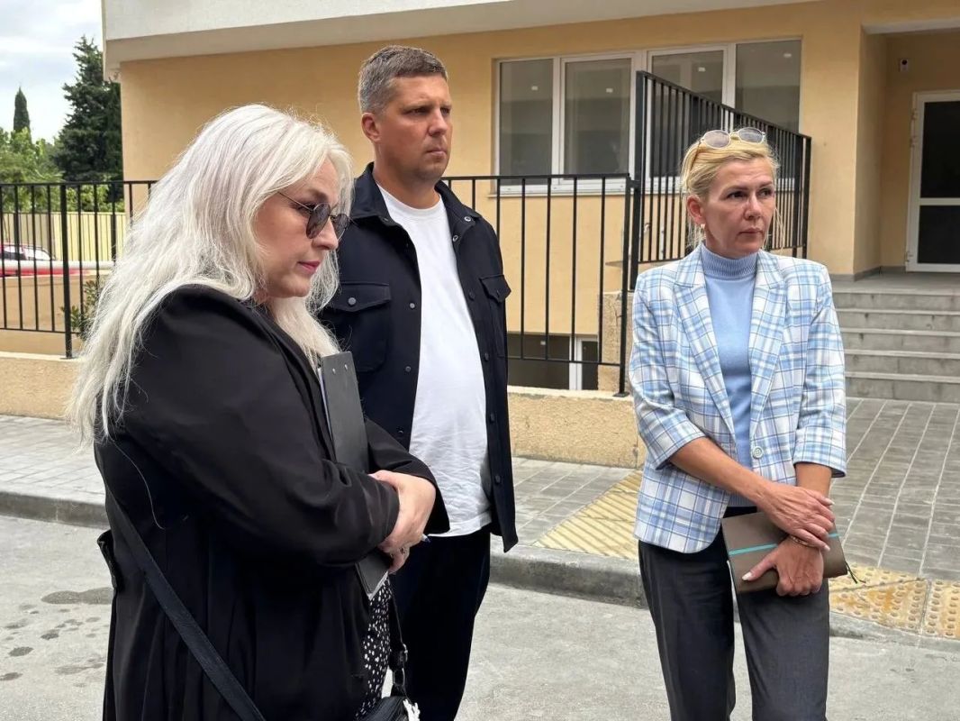 Выехала по обращениям жителей в ЖК «Вишнёвый сад» Выехала по обращениям жителей в ЖК «Вишнёвый сад»