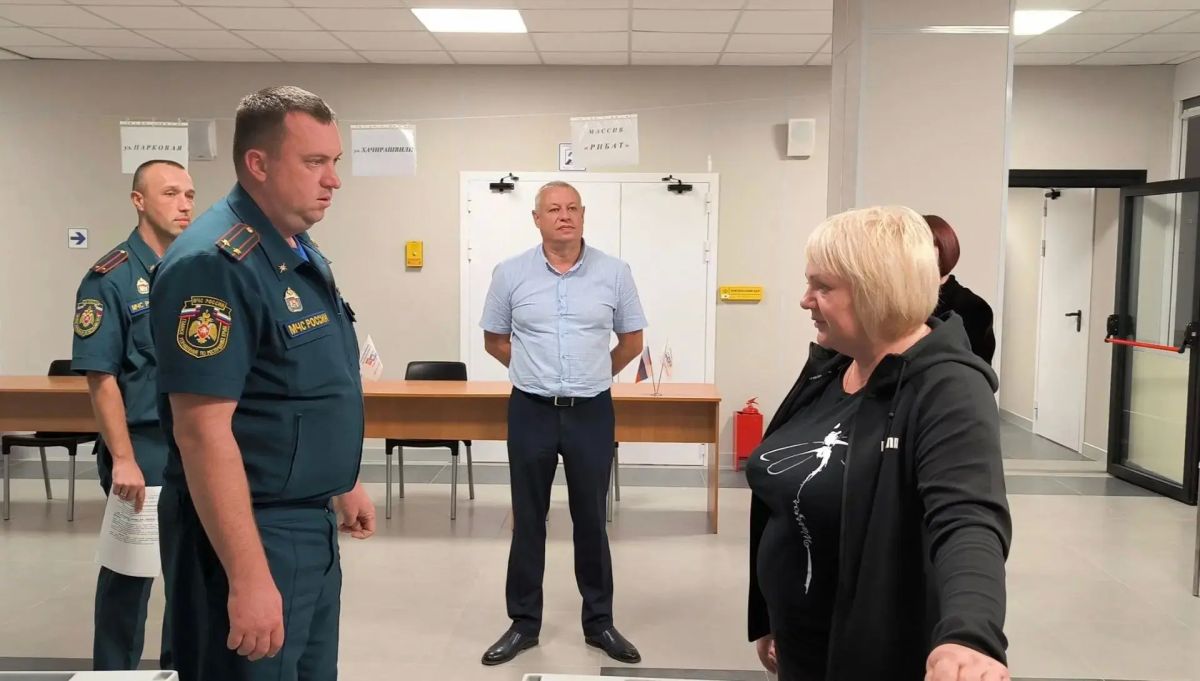 Сотрудники МЧС России обеспечивают пожарную безопасность в Единый день голосования Сотрудники МЧС России обеспечивают пожарную безопасность в Единый день голосования