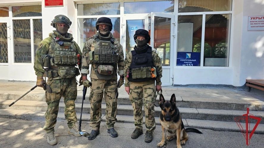 В Севастополе представители Росгвардии участвуют в Едином дне голосования В Севастополе представители Росгвардии участвуют в Едином дне голосования