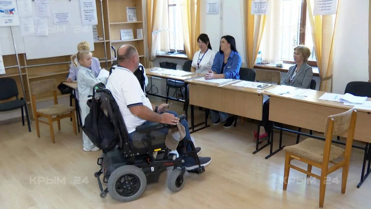 В Саках создали условия для голосования людей с ограниченными возможностями здоровья В Саках создали условия для голосования людей с ограниченными возможностями здоровья