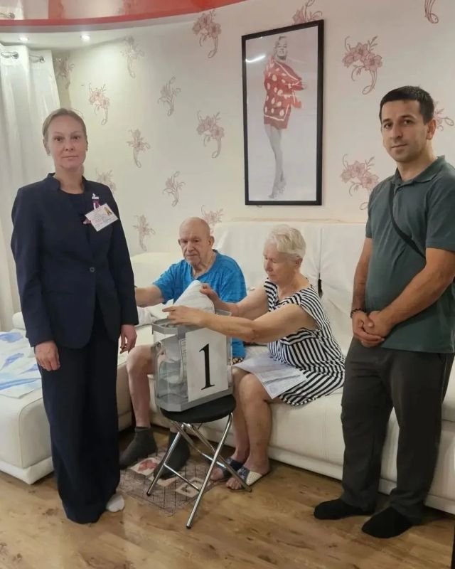 Голосование продолжается, а мы напоминаем, что избиратели, которые не могут прийти на участок по уважительным причинам, вправе проголосовать на дому Голосование продолжается, а мы напоминаем, что избиратели, которые не могут прийти на участок по уважительным причинам, вправе проголосовать на дому