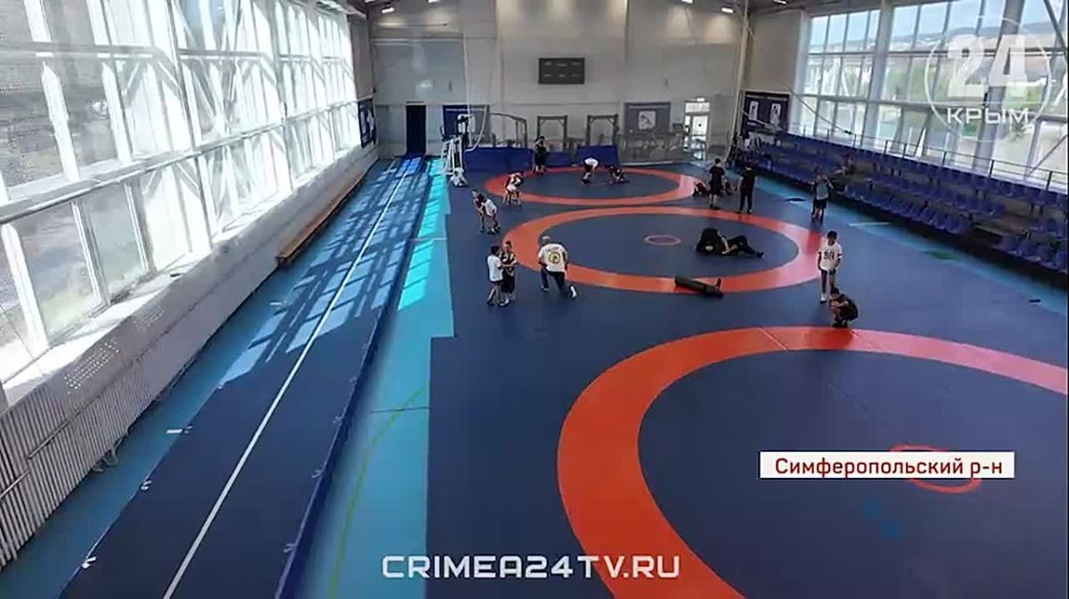 Врачи и учителя переезжают в крымские сёла за миллион рублей по «земским» программам