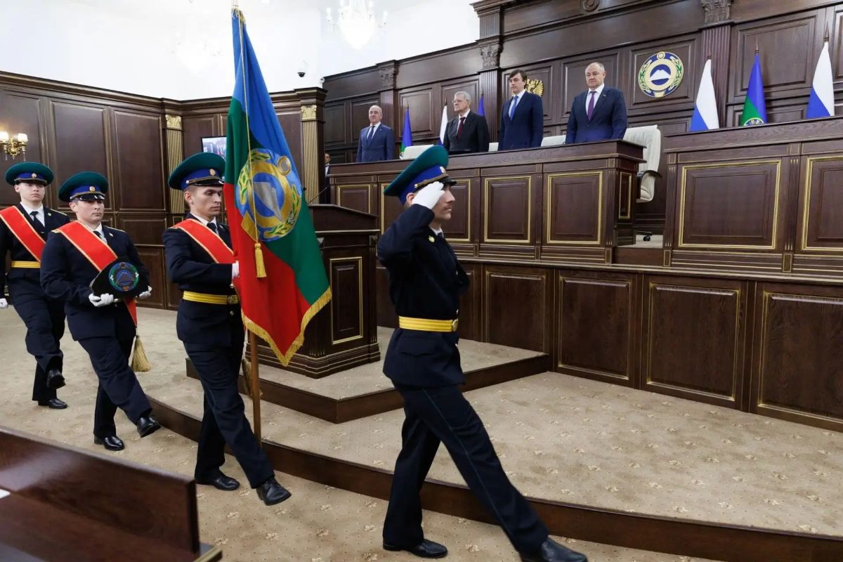 Сегодня полномочный представитель Президента РФ в Северо-Кавказском федеральном округе Юрий Чайка принял участие в торжественном мероприятии по случаю избрания и вступления в должность Главы Карачаево-Черкесской Республики... Сегодня полномочный представитель Президента РФ в Северо-Кавказском федеральном округе Юрий Чайка принял участие в торжественном мероприятии по случаю избрания и вступления в должность Главы Карачаево-Черкесской Республики...