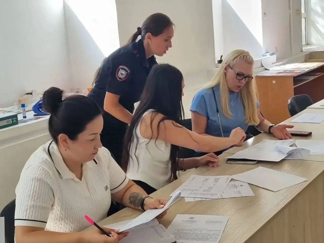 В Севастополе полицейские организовали рабочее совещание, посвящённое проведению второго этапа антинаркотической акции «Сообщи, где торгуют смертью» В Севастополе полицейские организовали рабочее совещание, посвящённое проведению второго этапа антинаркотической акции «Сообщи, где торгуют смертью»