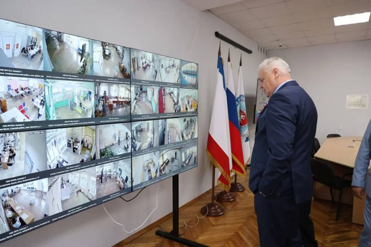 Глава Избиркома Крыма Михаил Малышев посетил Центр общественного наблюдения за выборами Глава Избиркома Крыма Михаил Малышев посетил Центр общественного наблюдения за выборами