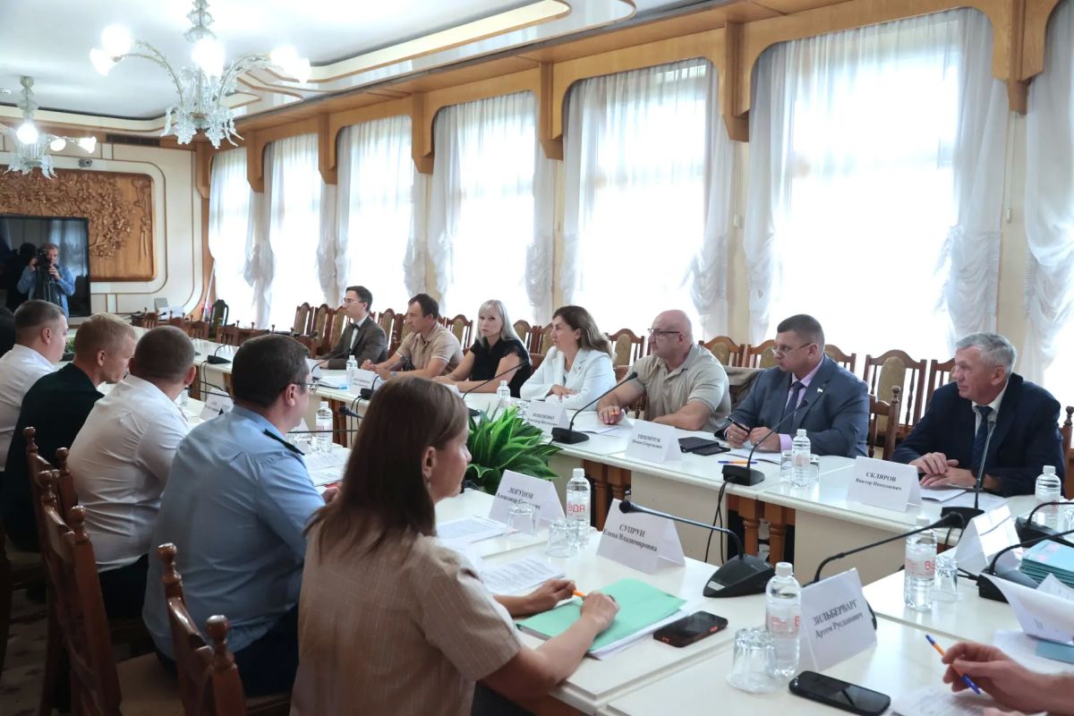 В ходе заседания Комитета по государственному строительству и местному самоуправлению депутаты рекомендовали рассмотреть сразу в двух чтениях на ближайшем заседании сессии проект поправок в Закон РК «О порядке заключения... В ходе заседания Комитета по государственному строительству и местному самоуправлению депутаты рекомендовали рассмотреть сразу в двух чтениях на ближайшем заседании сессии проект поправок в Закон РК «О порядке заключения...