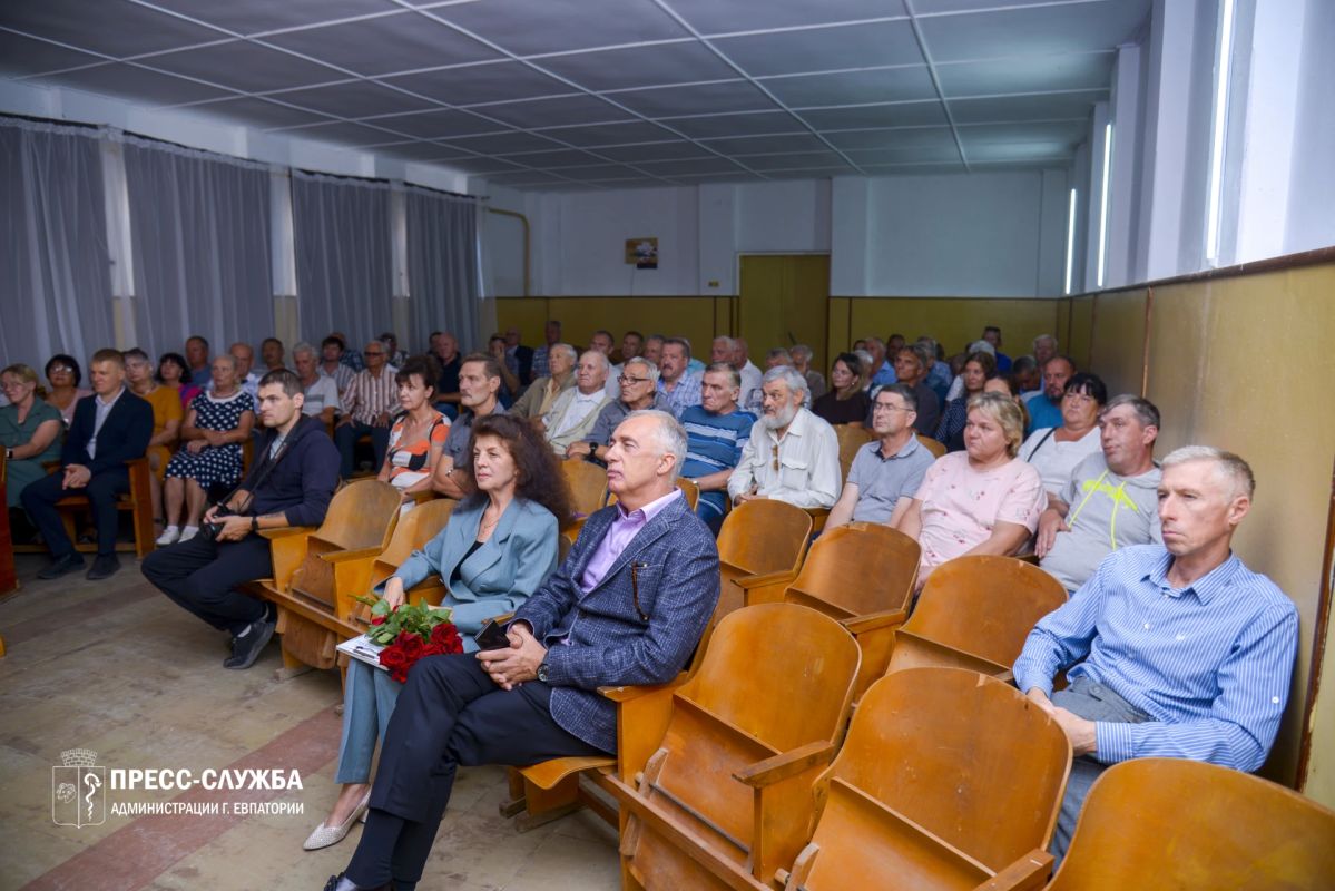 В Евпатории состоялось мероприятие, посвященное 100-летию со дня основания Евпаторийского авиационного ремонтного завода В Евпатории состоялось мероприятие, посвященное 100-летию со дня основания Евпаторийского авиационного ремонтного завода