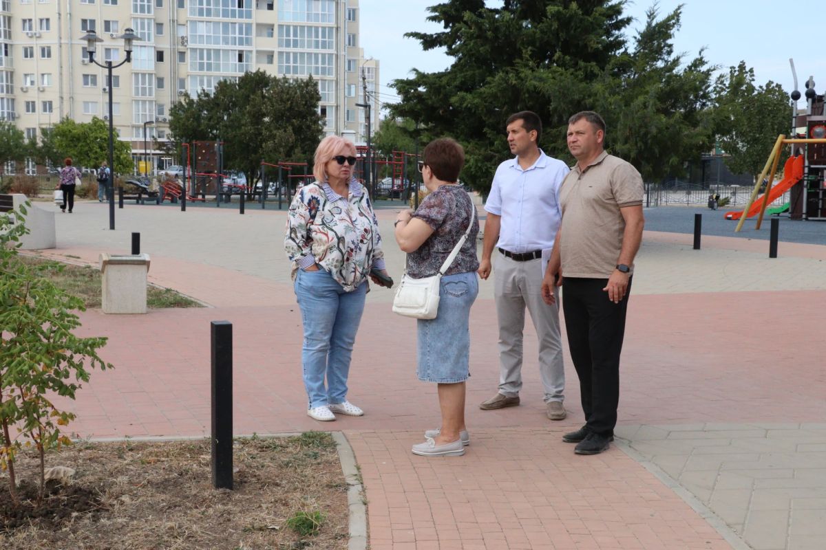 Игорь Крутьков: Поэтапно продолжаем приводить парки и скверы города в порядок Игорь Крутьков: Поэтапно продолжаем приводить парки и скверы города в порядок