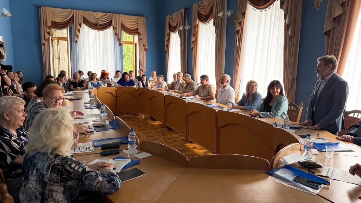 Заместитель министра экологии и природных ресурсов Республики Крым Екатерина Беридзе приняла участие в открытии Международной научно-практической конференции «Шестые ландшафтные чтения памяти Г.Е. Гришанкова». Мероприятие... Заместитель министра экологии и природных ресурсов Республики Крым Екатерина Беридзе приняла участие в открытии Международной научно-практической конференции «Шестые ландшафтные чтения памяти Г.Е. Гришанкова». Мероприятие...