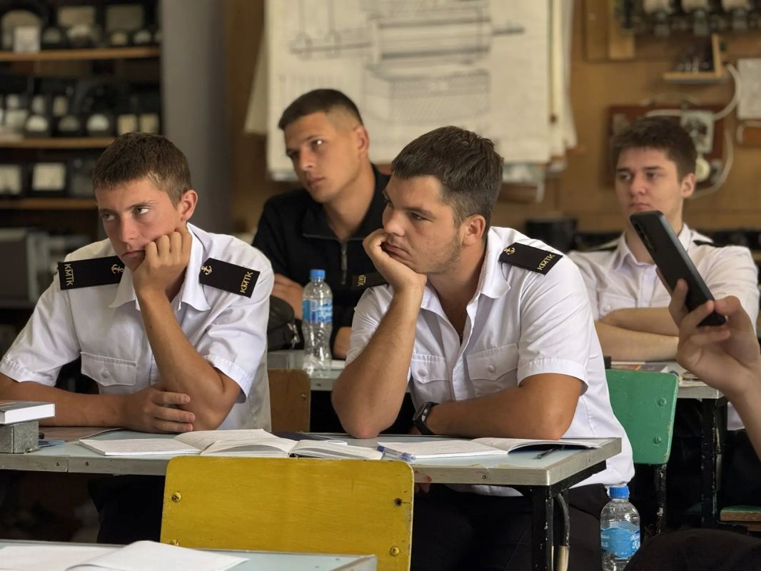 В образовательных организациях Республики Крым систематически проходит обучение по оказанию первой помощи В образовательных организациях Республики Крым систематически проходит обучение по оказанию первой помощи