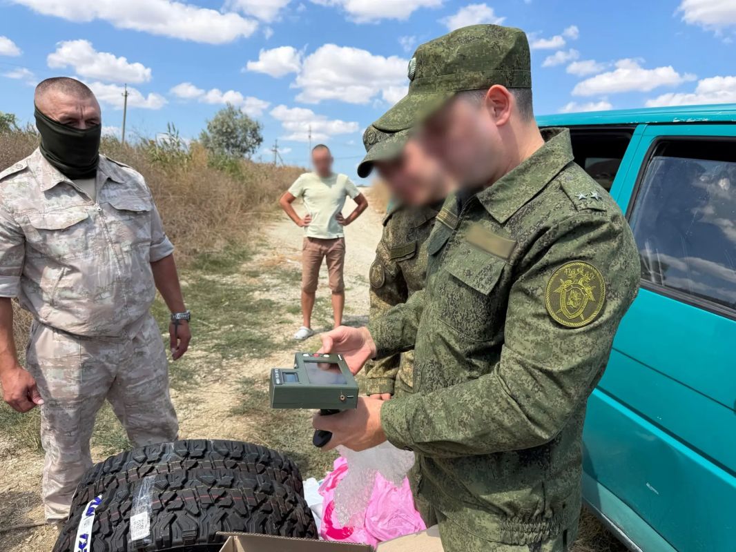 Офицеры СК из Крыма продолжают оказывать необходимую помощь бойцам с передовой Офицеры СК из Крыма продолжают оказывать необходимую помощь бойцам с передовой