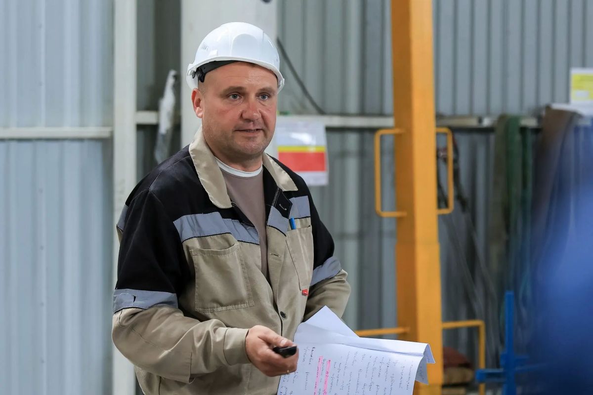Завершился пилотный поток по повышению производительности труда на предприятии «Крымпрофсталь», специализирующемся на производстве металлоконструкций, в том числе изготовлении металлических дверей и окон Завершился пилотный поток по повышению производительности труда на предприятии «Крымпрофсталь», специализирующемся на производстве металлоконструкций, в том числе изготовлении металлических дверей и окон
